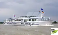 Tàu du lịch để bán