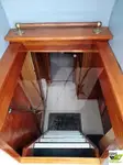 Tàu làm việc để bán