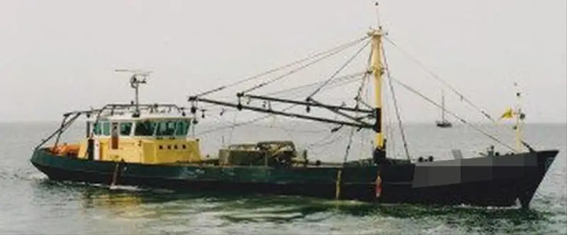 Tàu kéo lưới để bán