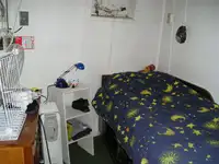Tàu nghiên cứu để bán