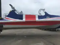Tàu du lịch để bán