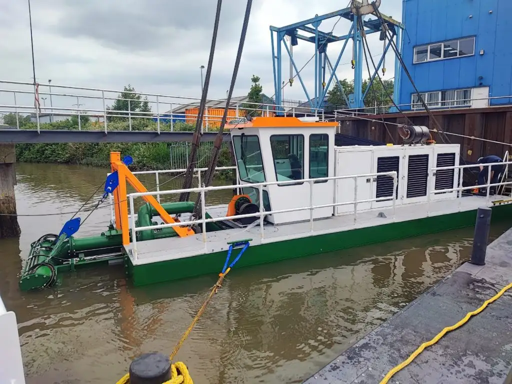 Tàu container để bán
