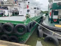 Tàu chở thủy thủ đoàn để bán
