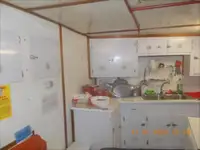 Tàu chở thủy thủ đoàn để bán