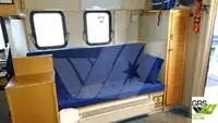 Sà lan chở người để bán