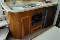 Tàu kéo lưới để bán
