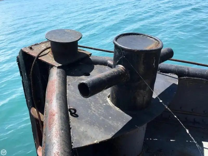 Tàu kéo để bán