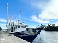 Tàu kéo lưới để bán