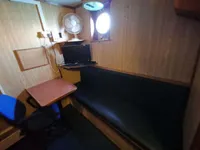 Tàu cung cấp để bán