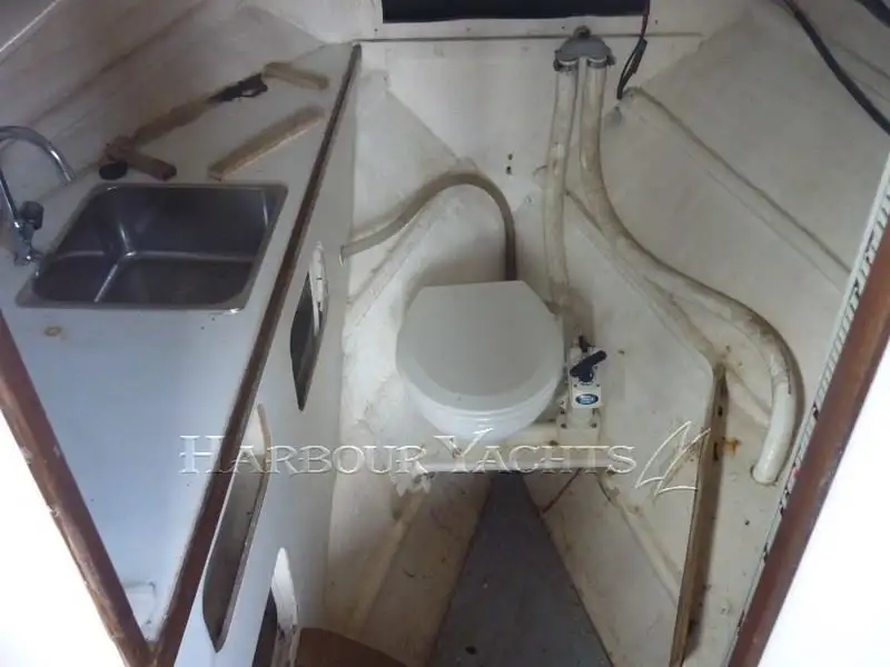 Tàu kéo lưới để bán