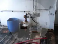 Tàu chở cá sống để bán
