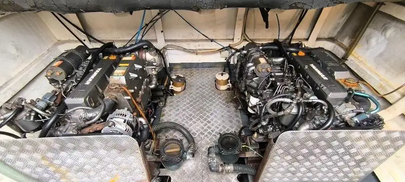 Tàu dẫn đường để bán