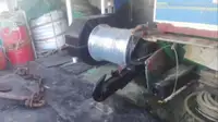 Tàu làm việc để bán