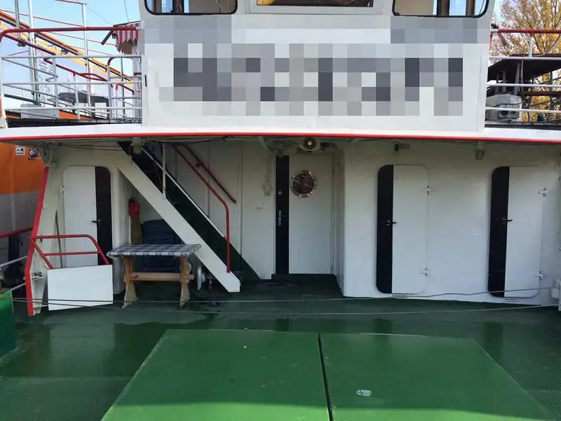 Tàu container để bán