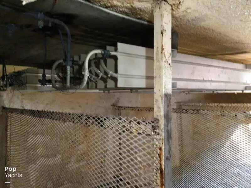 Tàu kéo lưới để bán