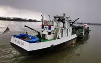 Tàu nạo vét để bán