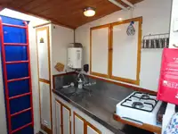 Tàu kéo để bán