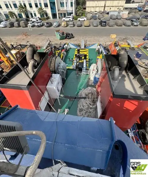 Tàu kéo để bán