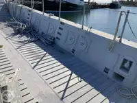 Tàu đổ bộ, chở hàng để bán