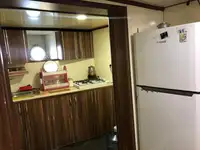 Tàu làm việc để bán