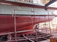 Tàu câu dài để bán