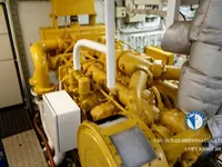 Tàu kéo lưới để bán
