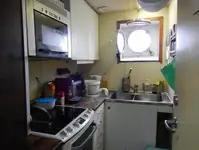 Tàu làm việc để bán