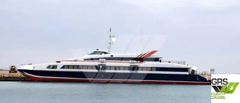 Tàu chở khách để bán