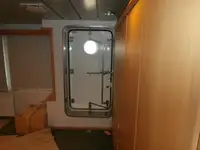 Tàu container để bán
