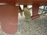 Tàu kéo lưới để bán