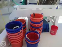 Tàu kéo lưới để bán