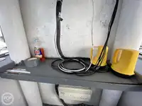 Tàu du lịch để bán
