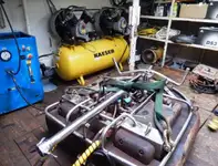 Tàu làm việc để bán