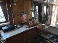 Tàu phà để bán