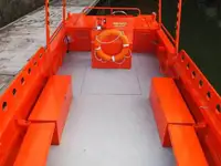 Tàu làm việc để bán