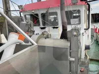 Tàu kéo lưới ngang để bán