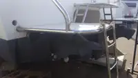 Tàu làm việc để bán