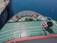 Tàu cung cấp để bán