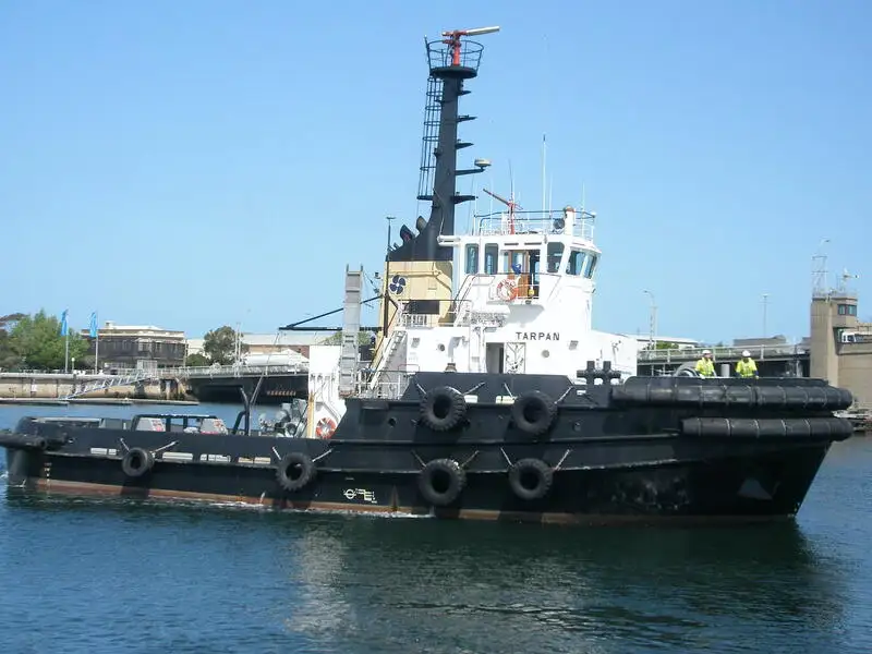 Tàu kéo để bán
