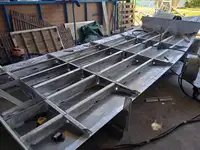 Tàu làm việc để bán