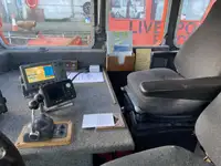 Tàu chở thủy thủ đoàn để bán