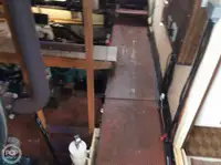 Tàu kéo để bán