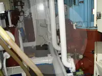 Tàu chở cá sống để bán