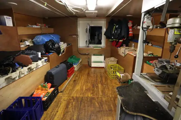 Tàu cung cấp nhanh (FSV) để bán