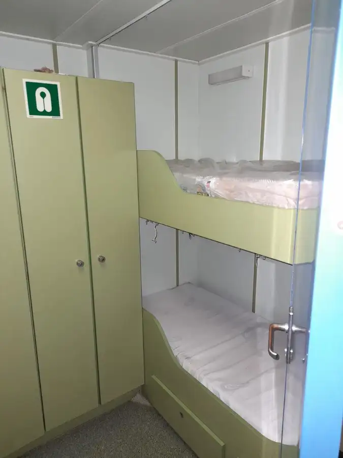 Tàu kéo để bán