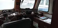 Tàu chở thủy thủ đoàn để bán