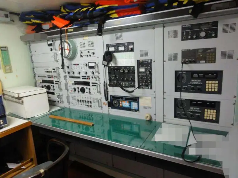 Tàu cung cấp để bán