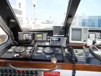 Tàu dẫn đường để bán