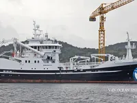 Tàu kéo lưới để bán