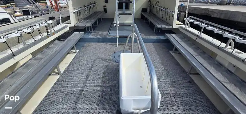 Tàu hỗ trợ lặn để bán